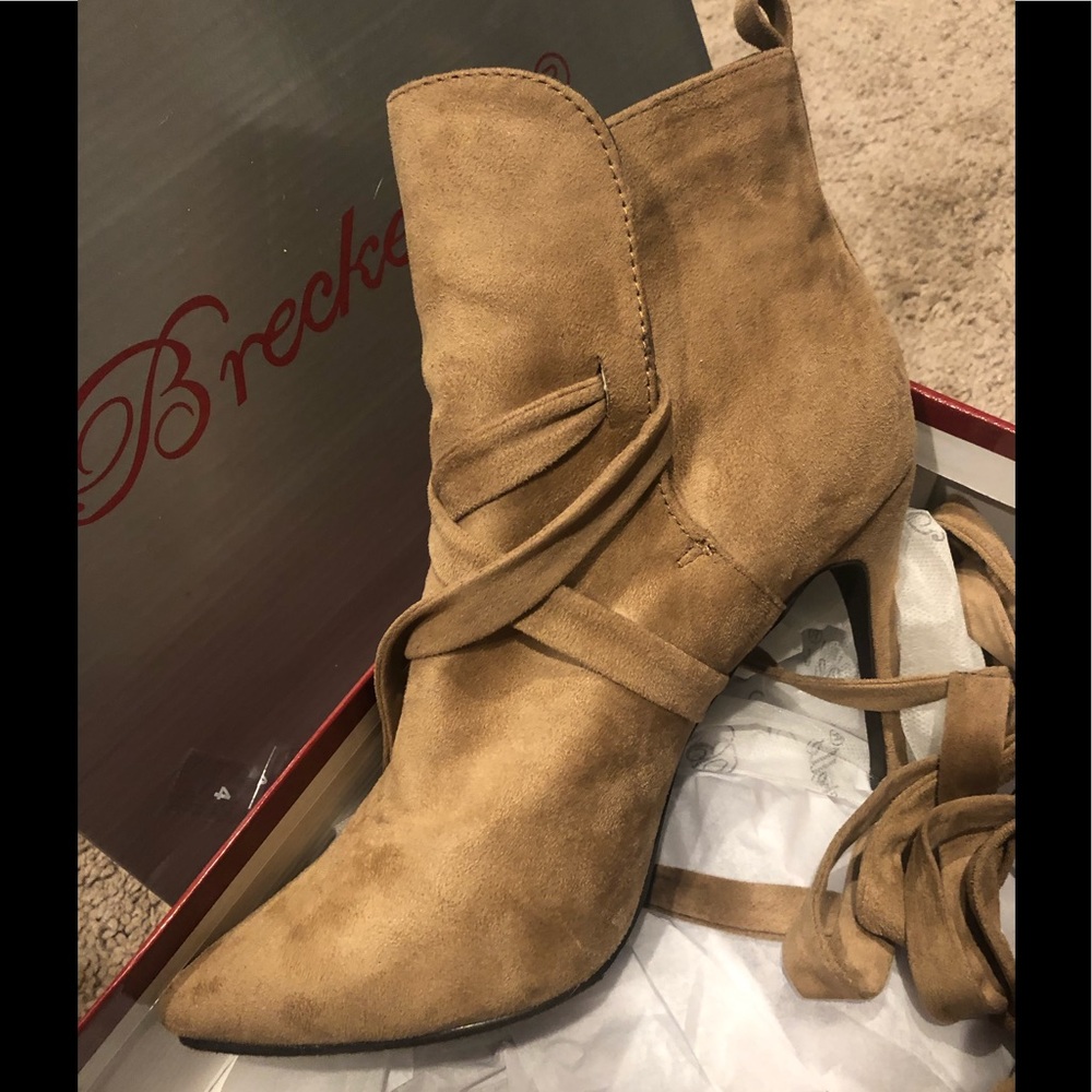 Breckelle's Women Faux Suede Pointy Toe Wraparound - Picture 2 of 5